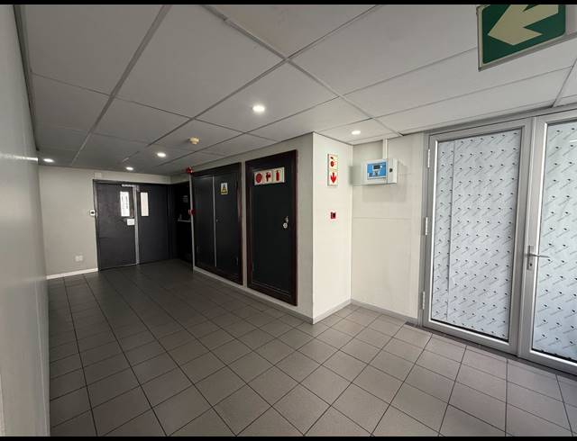 458M² BUILDING TO LET IN CLAREMONT